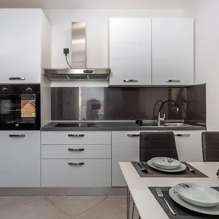 Cozy In With Kitchen Novi Vinodolski