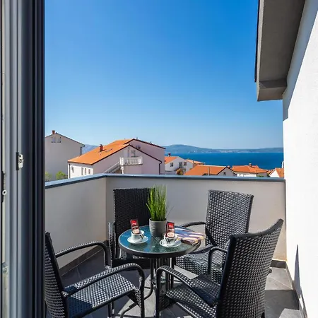 Cozy In With Kitchen Apartman Novi Vinodolski
